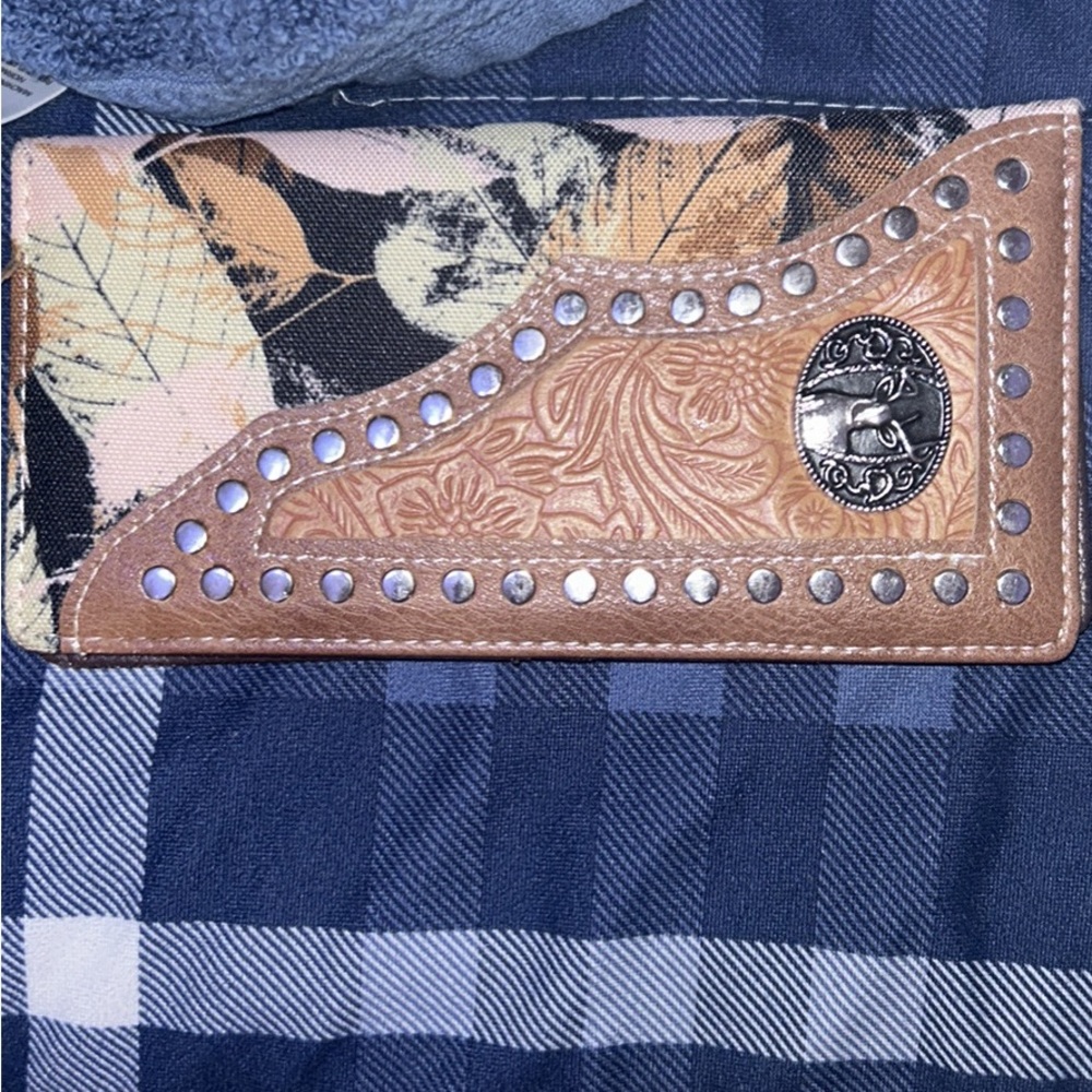 Wallet - Picture 2 of 3